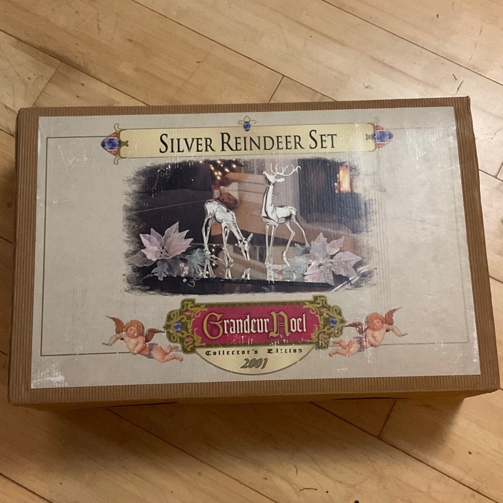 Grandeur Noel Silver Reindeer Decor Set